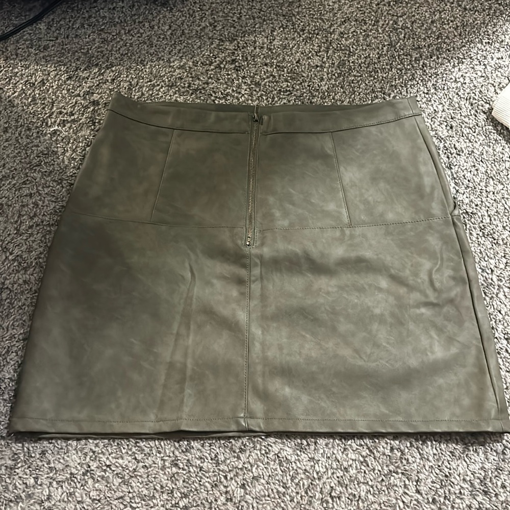 Cute Sage Green Skirt 🌿